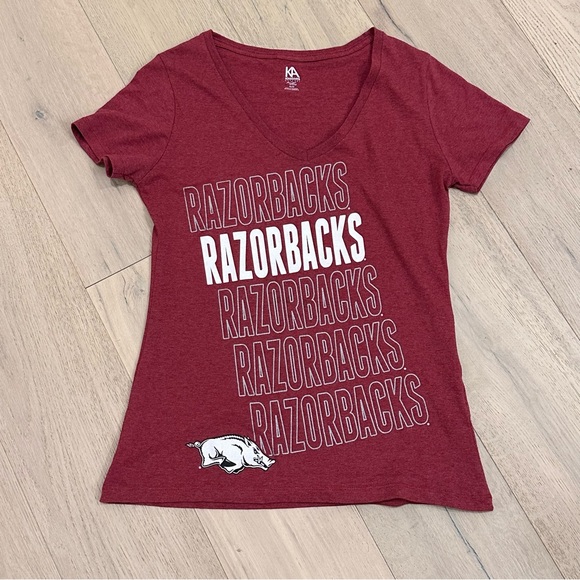 Arkansas Razorbacks V-Neck T-Shirt | Medium - Picture 1 of 3